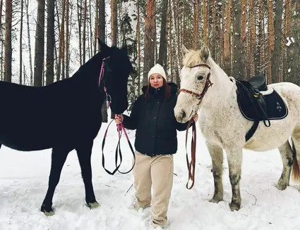 Конная прогулка по полям и лесам