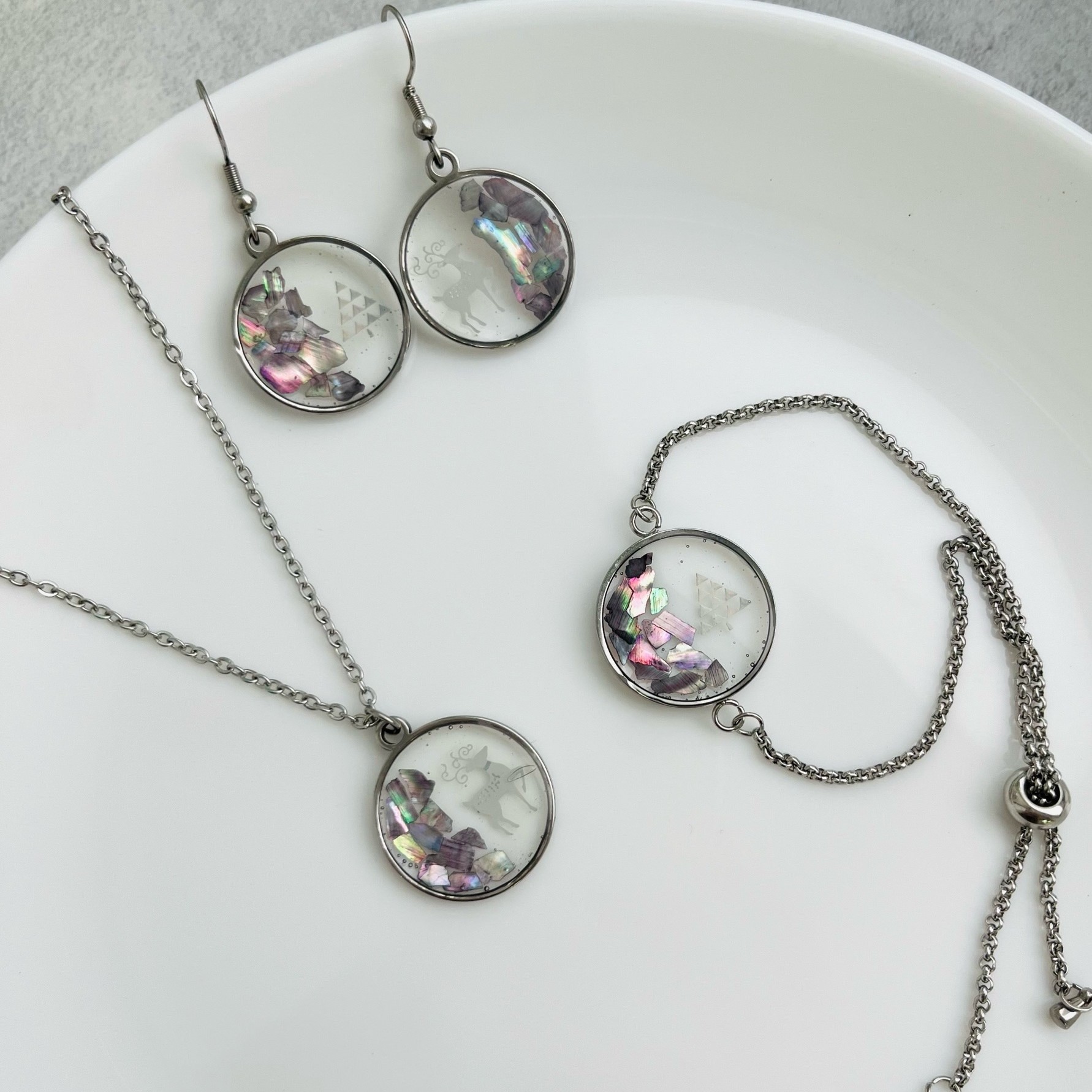 Создание украшения с УФ-смолой