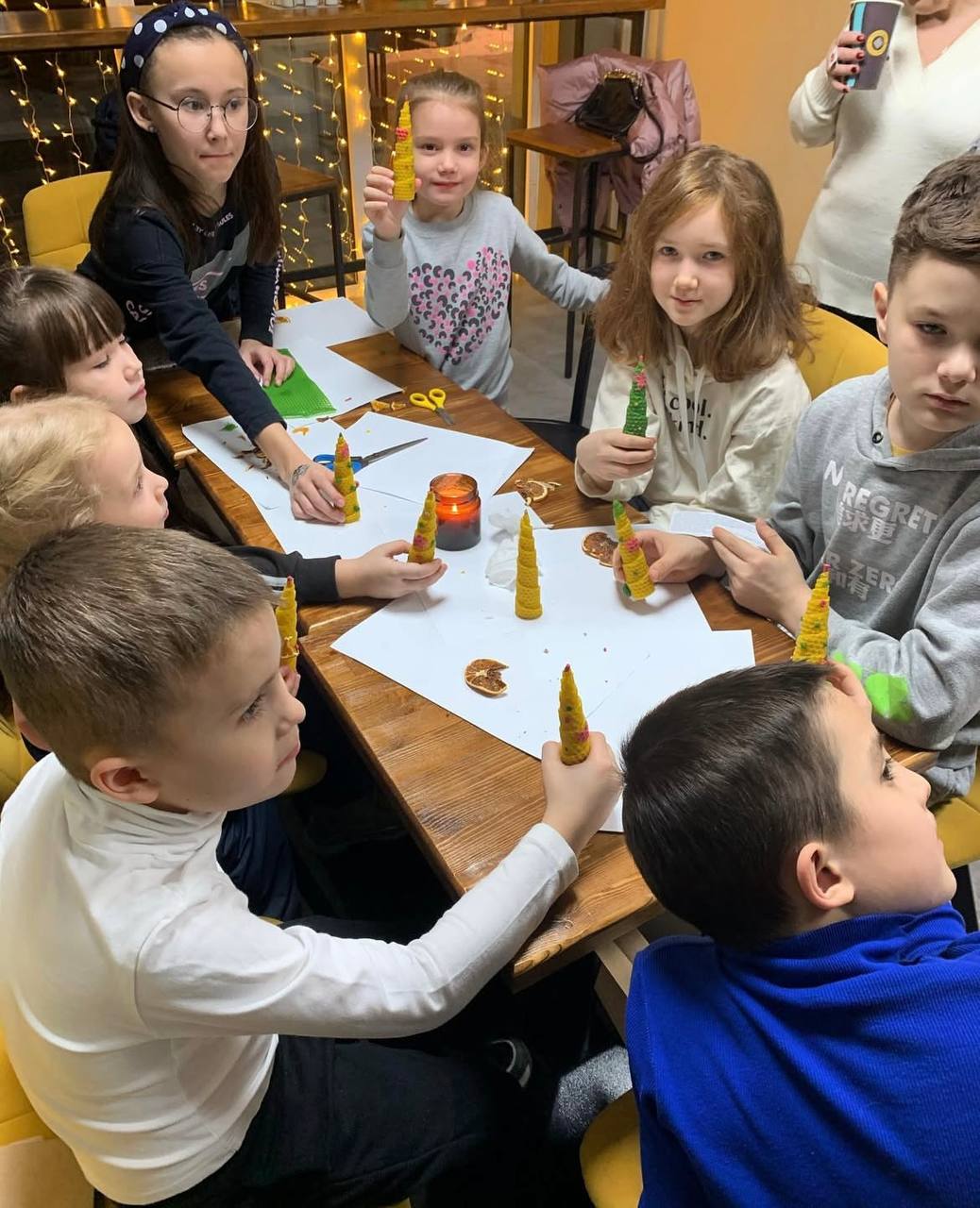 Детский мастер-класс по созданию свечей-ёлочек