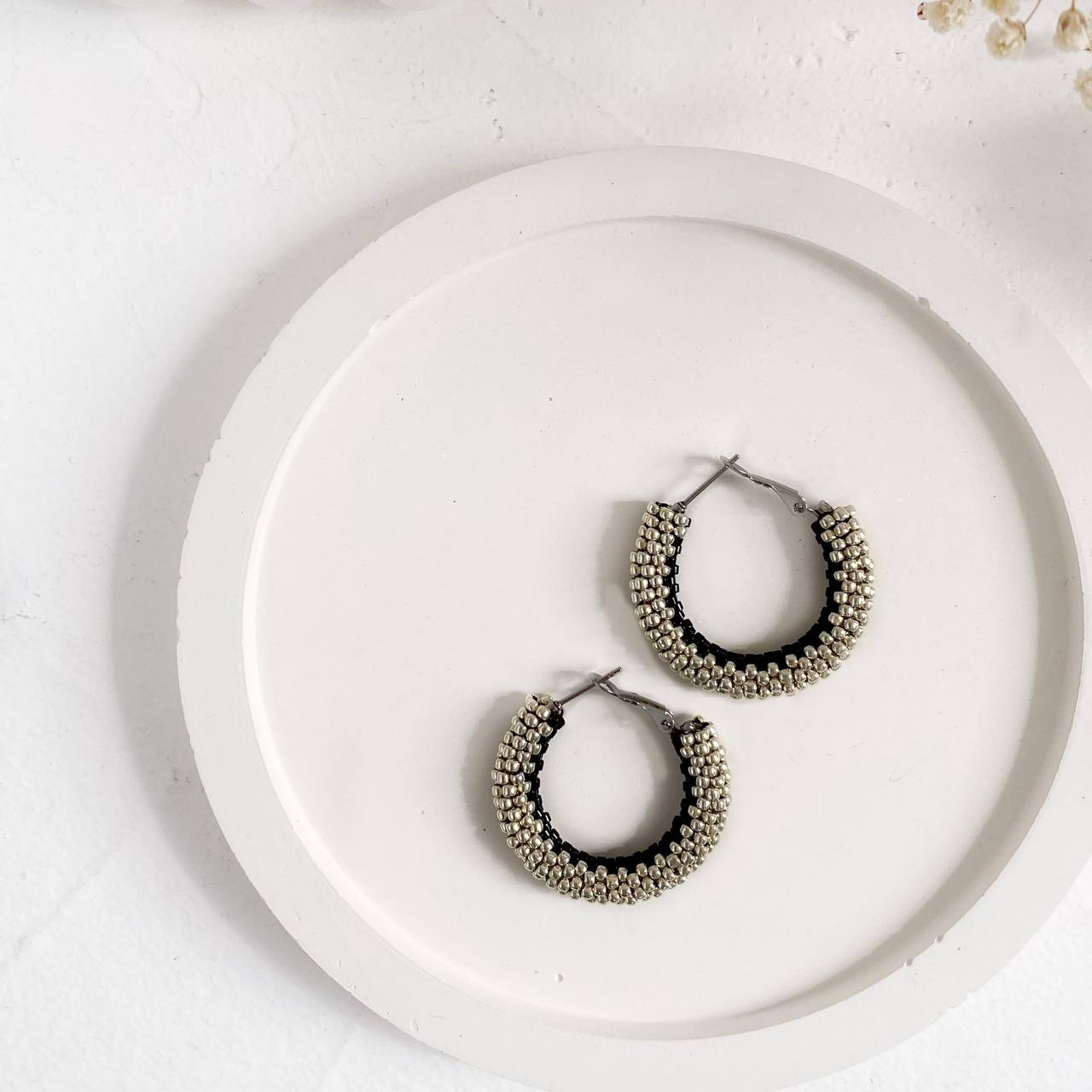 Мастер-класс по плетению сережек из японского бисера