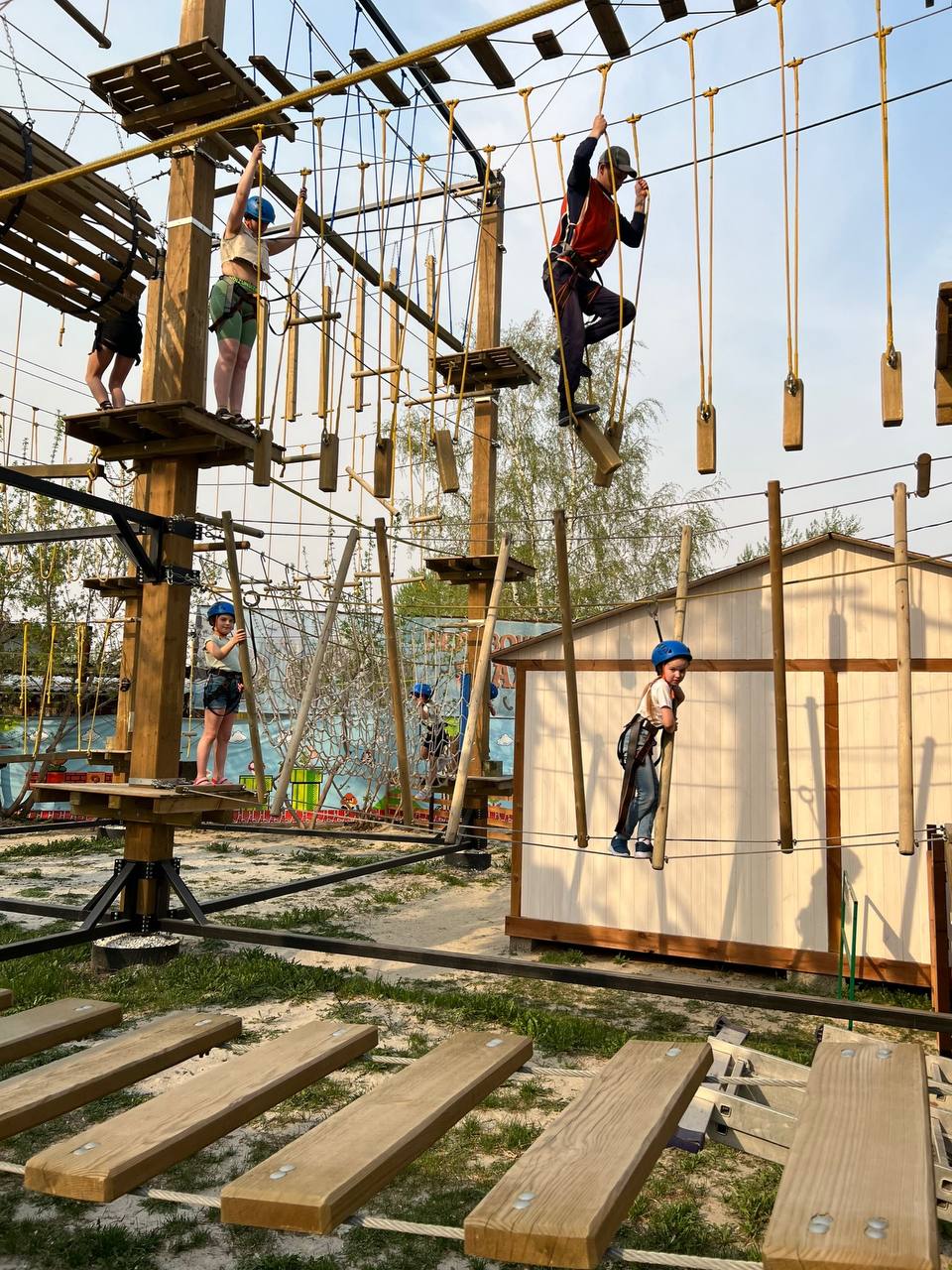 Мастер-класс по трассам и скалодрому в веревочном парке