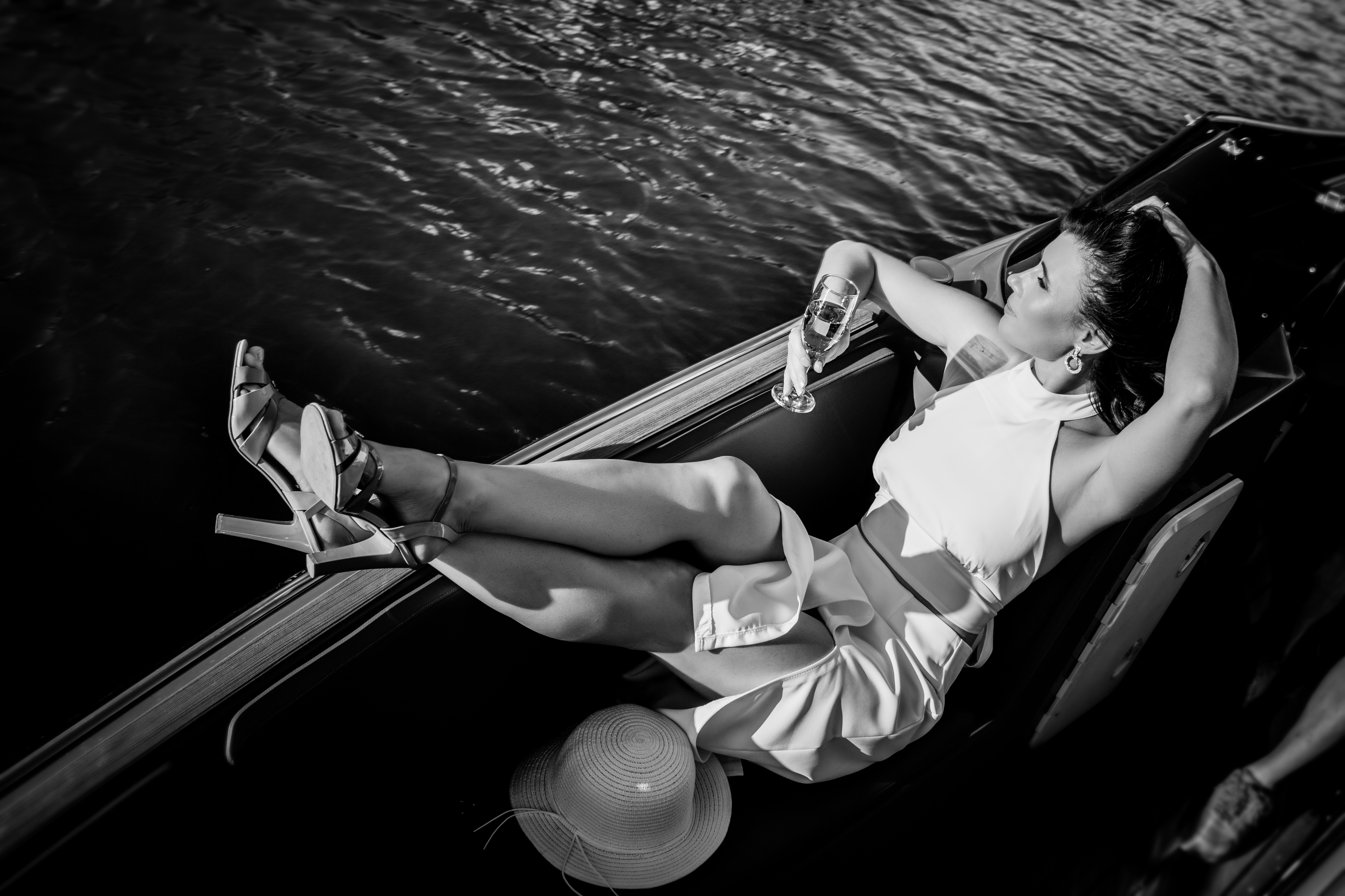 Прогулка с ветерком на катере